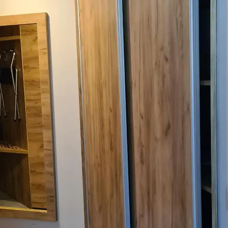 Czarna Gora 305 Siena