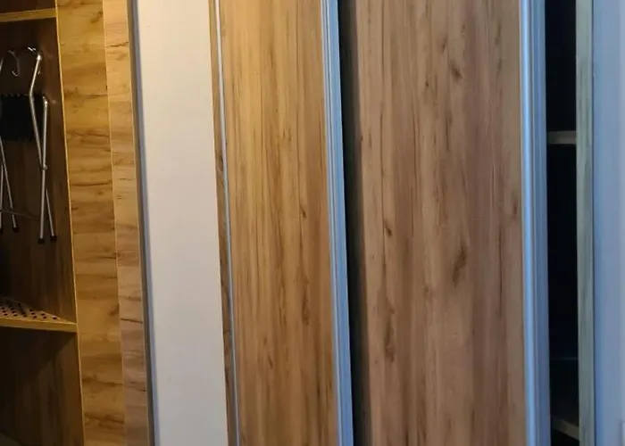 Czarna Gora 305 Sienna (Klodzko)